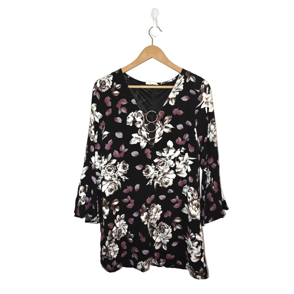 entro Dresses & Skirts - ⭐️ Entro Black Floral Dress With Fan Sleeves Size S